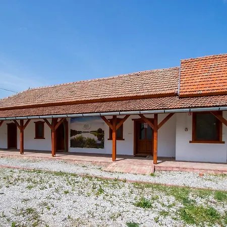 Szurkegem Elmenyporta Casa de Férias *
